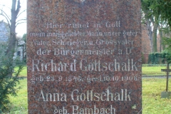 Auf dem Friedhof III